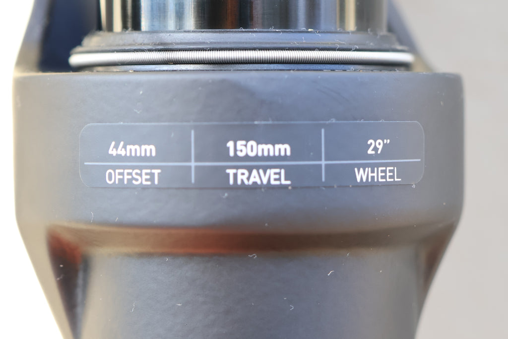 OVERSTOCK:  2025 Rockshox Lyrik Base 29" - 150mm - 44mm offset